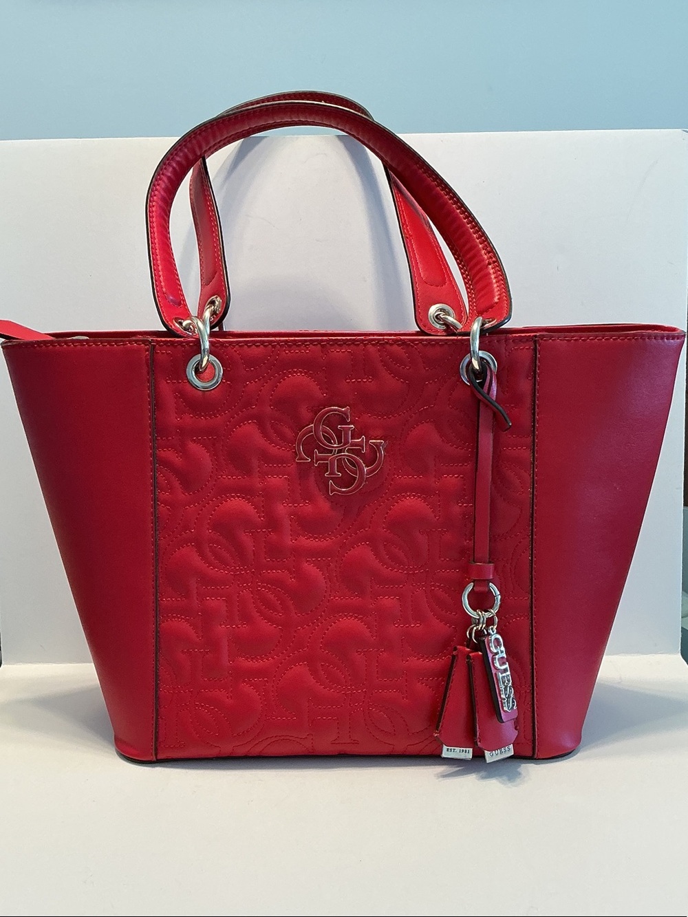 Guess Kamryn Large Red Zipped Tote